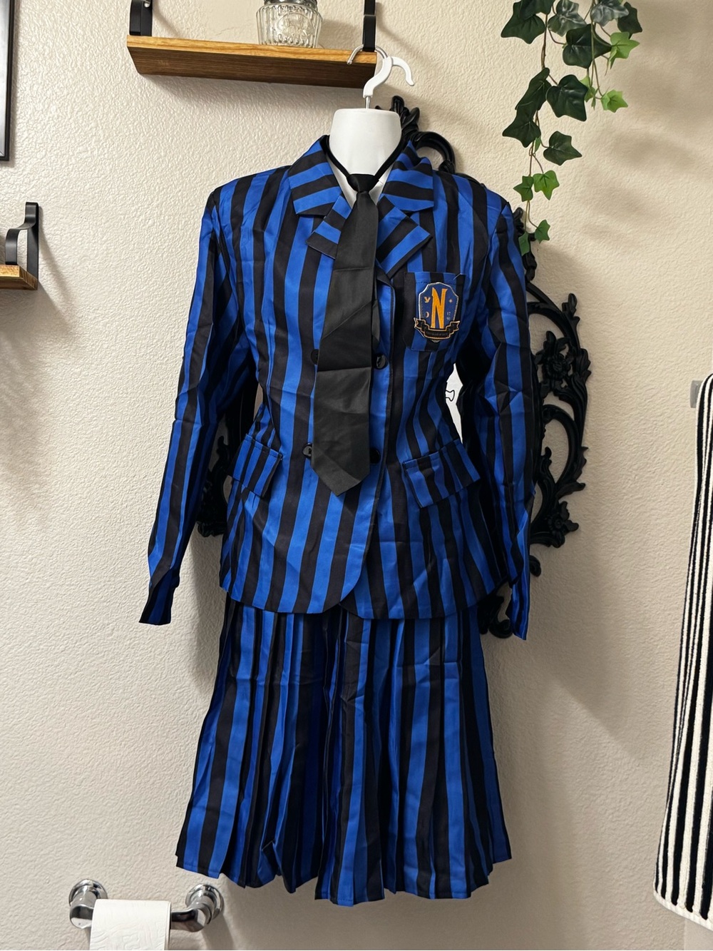 Wednesday Nevermore Academy Uniform Costume Women’s Medium